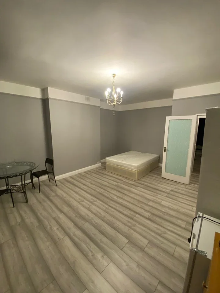 Room Maresfield Gardens in Greater London