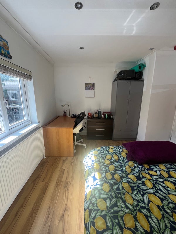 Room Manger Road in Greater London