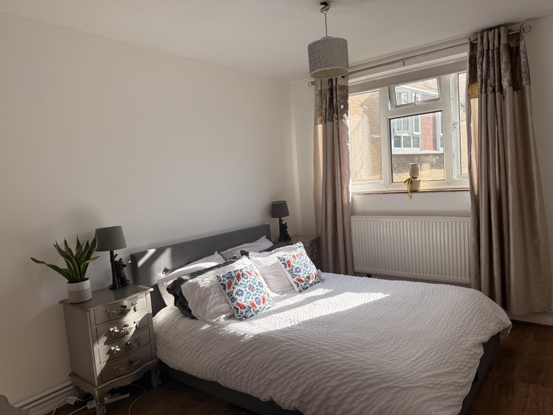 Room Minford Gardens in Greater London