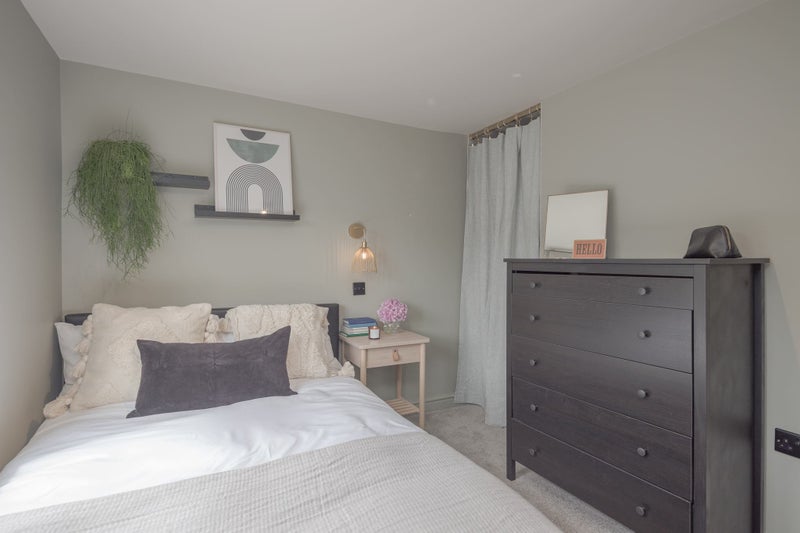 Room Marsala Road in Greater London