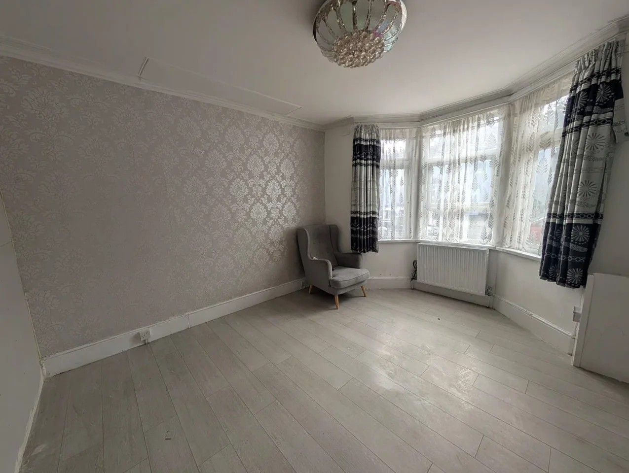 House Kingston Road in Greater London