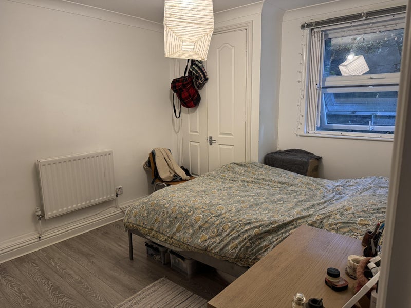 Room Mile End Road in Greater London