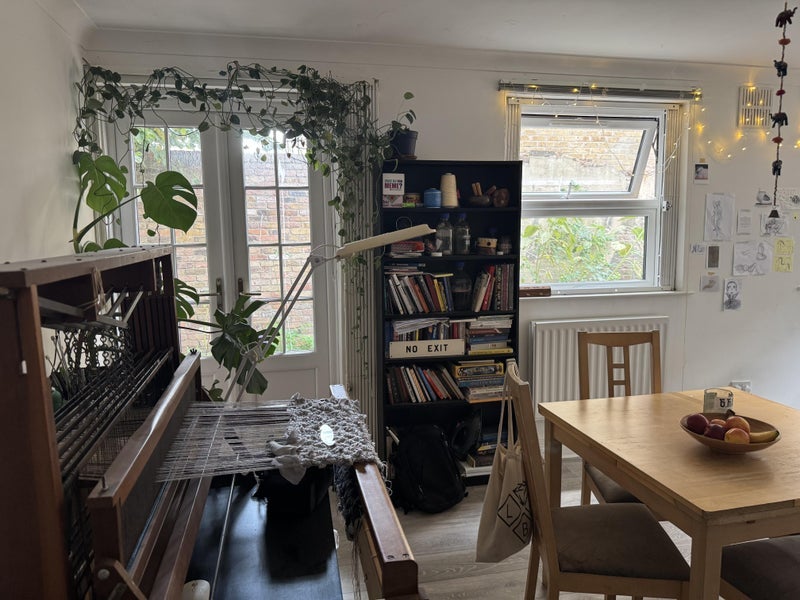 Room Mile End Road in Greater London