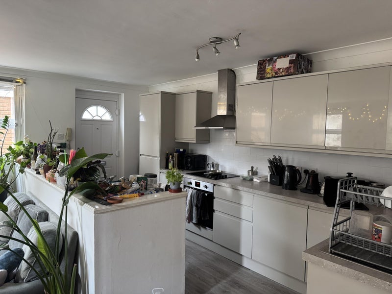 Room Mile End Road in Greater London