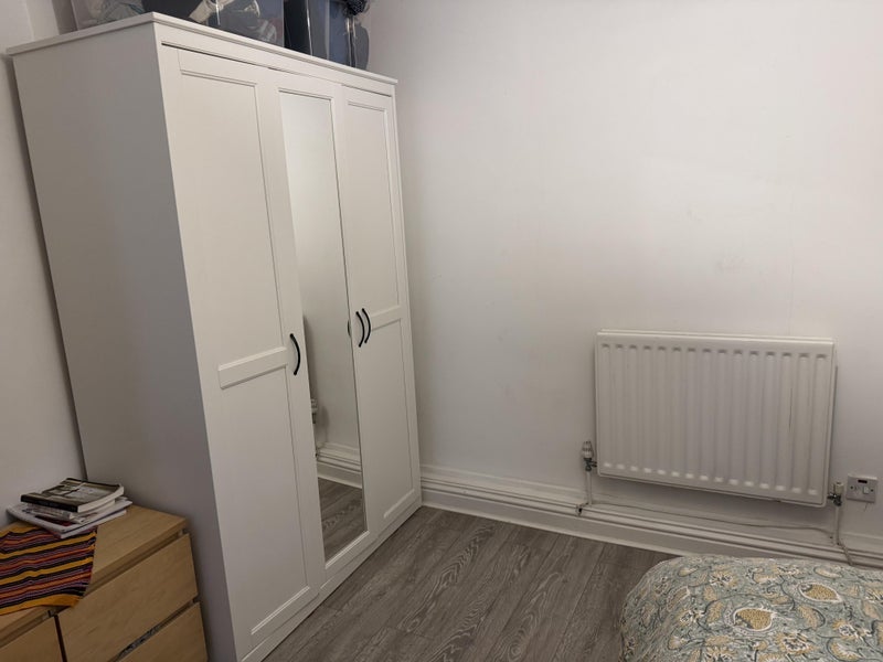 Room Mile End Road in Greater London