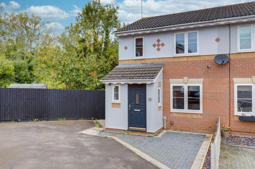 House Ripon Close in Far Cotton