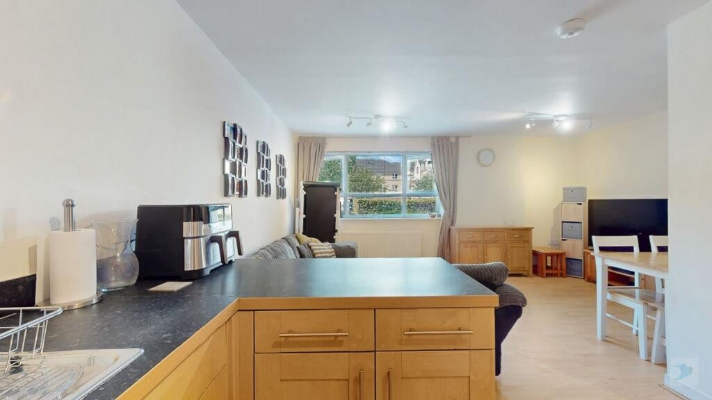 Flat Chertsey Road in Greater London
