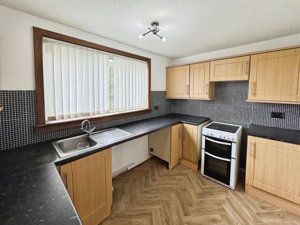 Flat Nairn Place in Clydebank