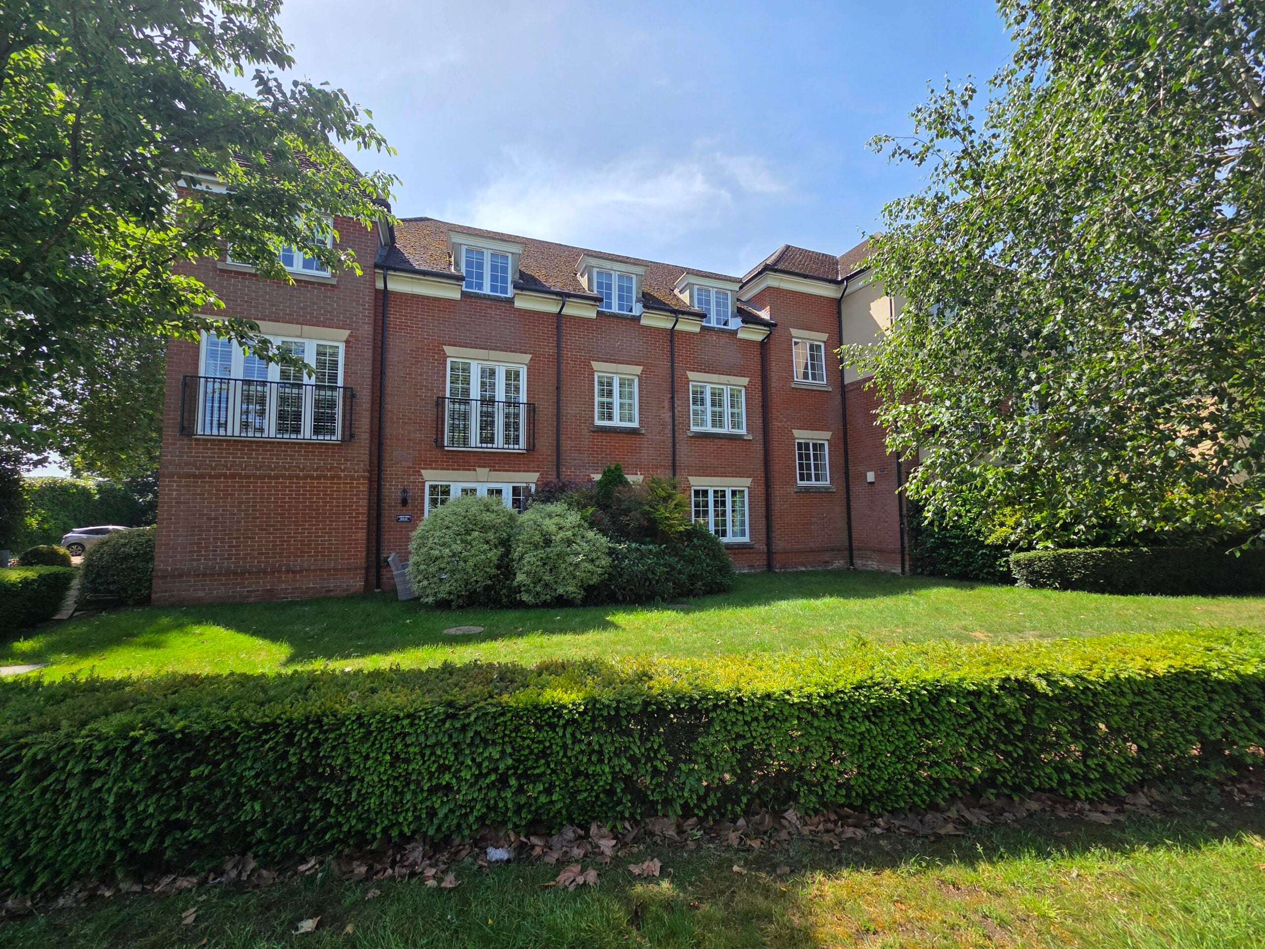 Flat Greenhill Court in Banbury