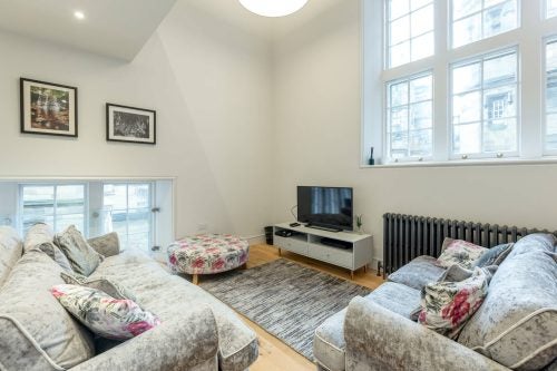Flat Donaldson Drive in City of Edinburgh
