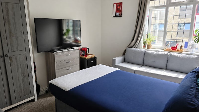 Room High Street in Greater London