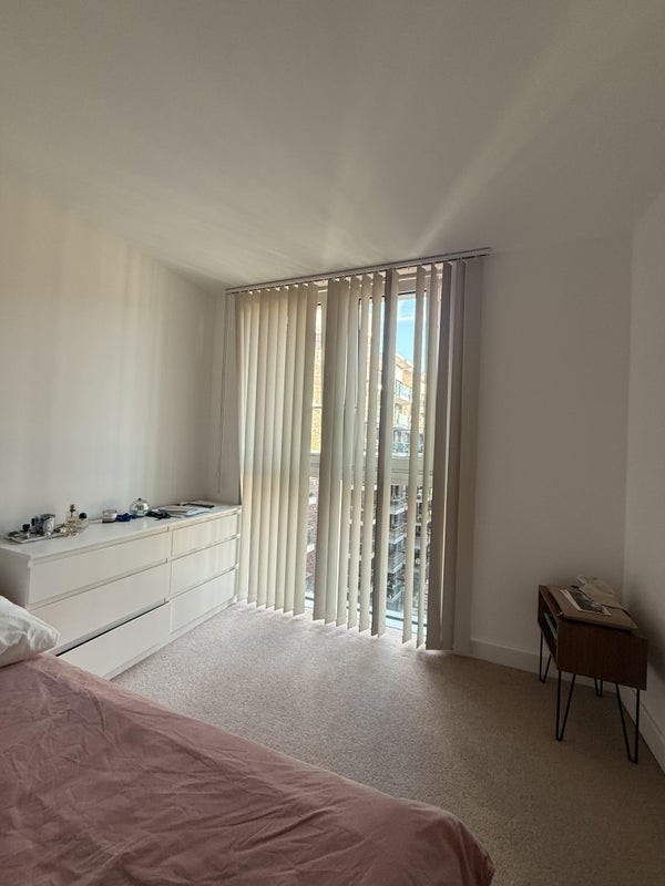 Room Alie Street in Greater London