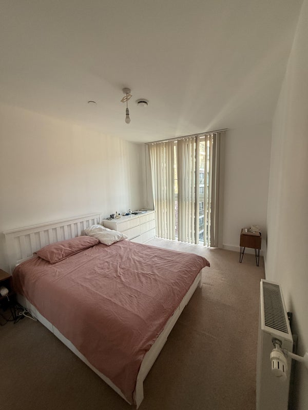 Room Alie Street in Greater London