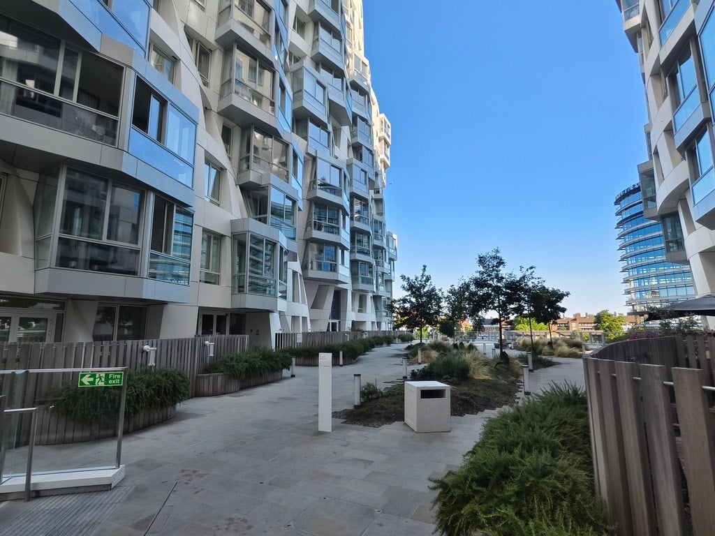 Flat Prospect Way in Greater London