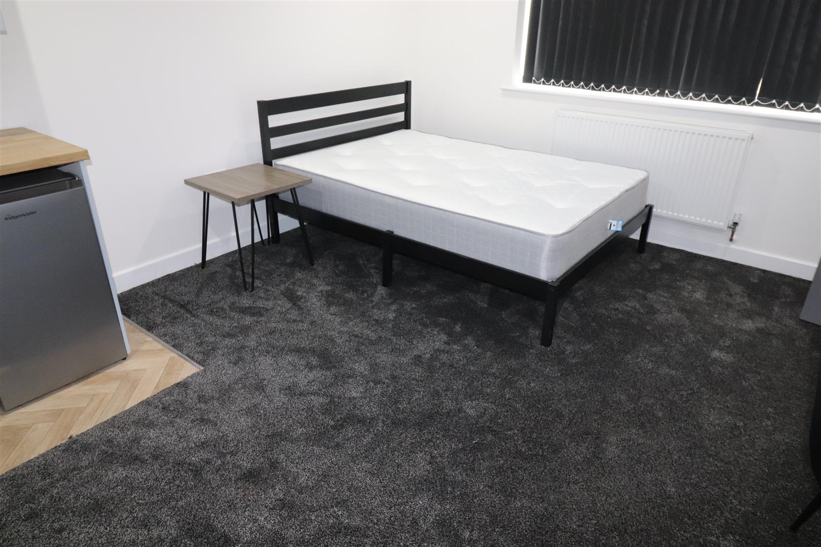Flat Charter Avenue in Coventry