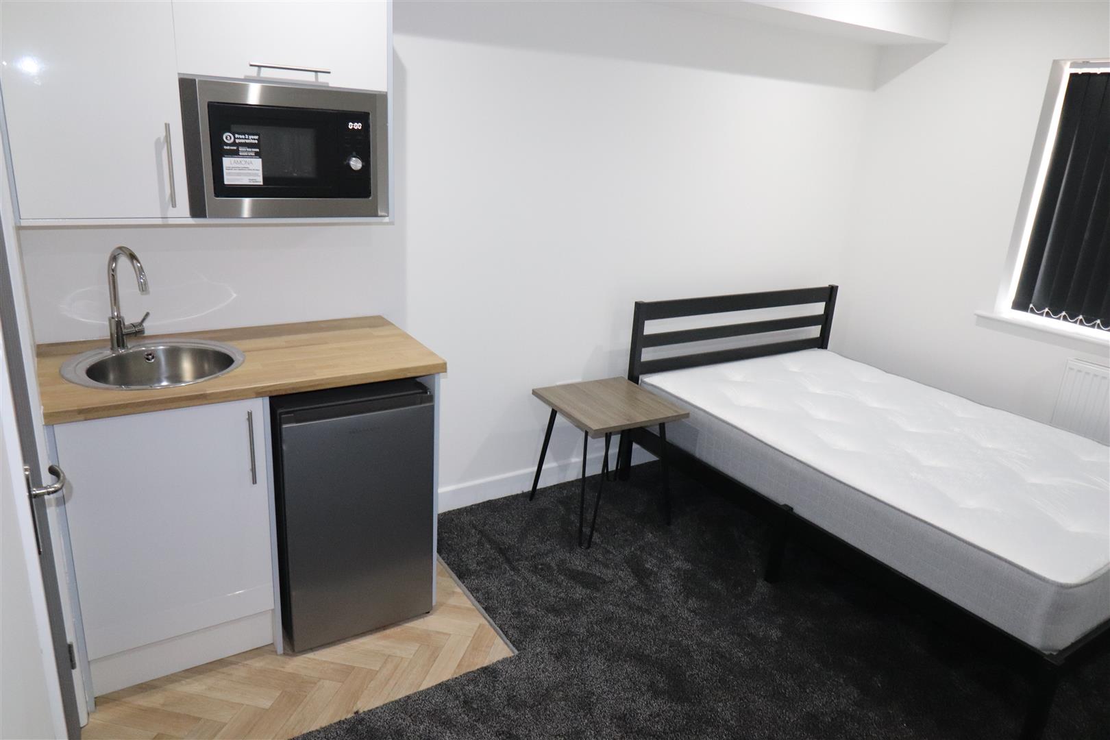 Flat Charter Avenue in Coventry