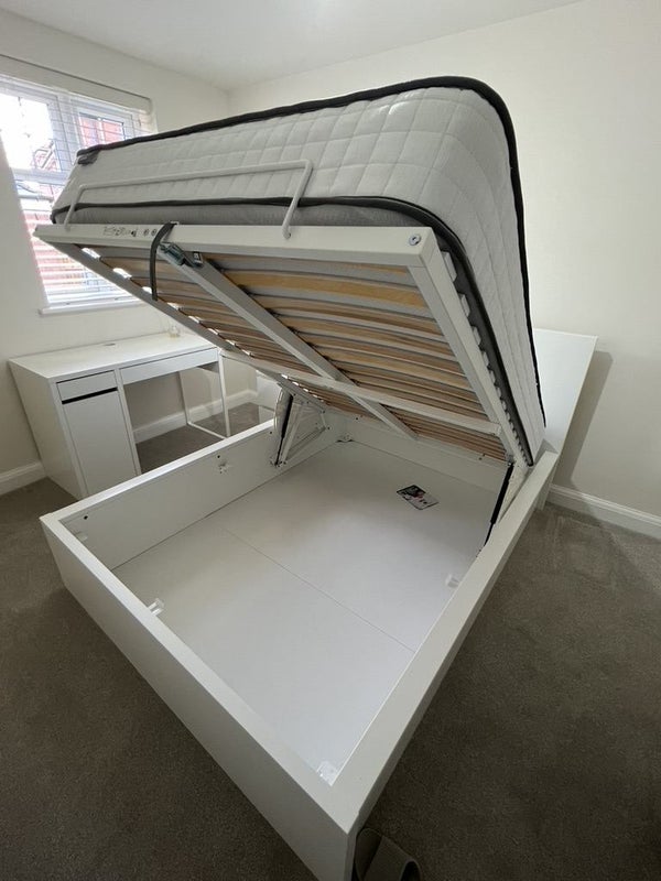 Room Redlands Road in Charnwood