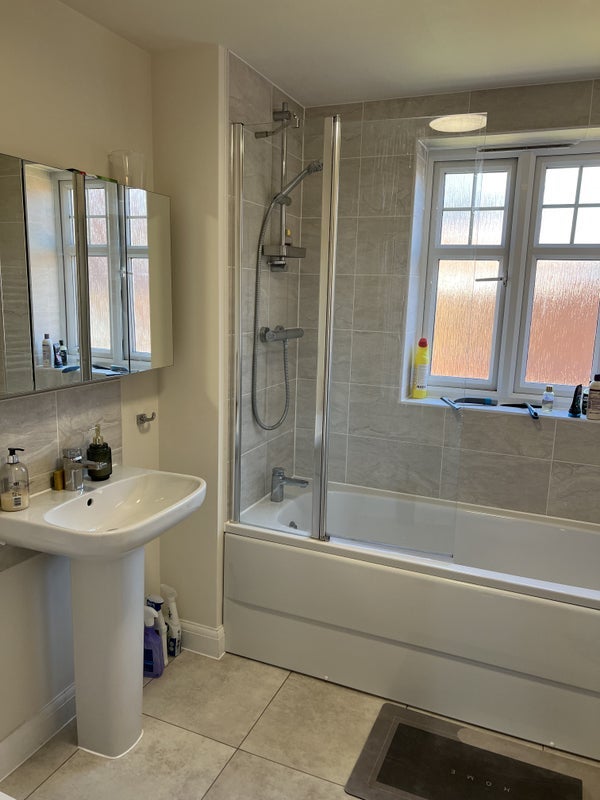 Room Redlands Road in Charnwood