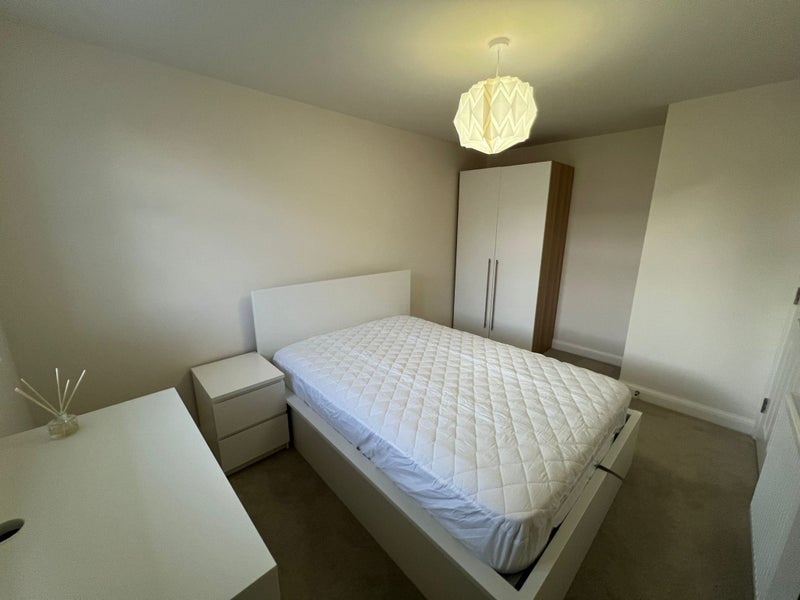 Room Redlands Road in Charnwood