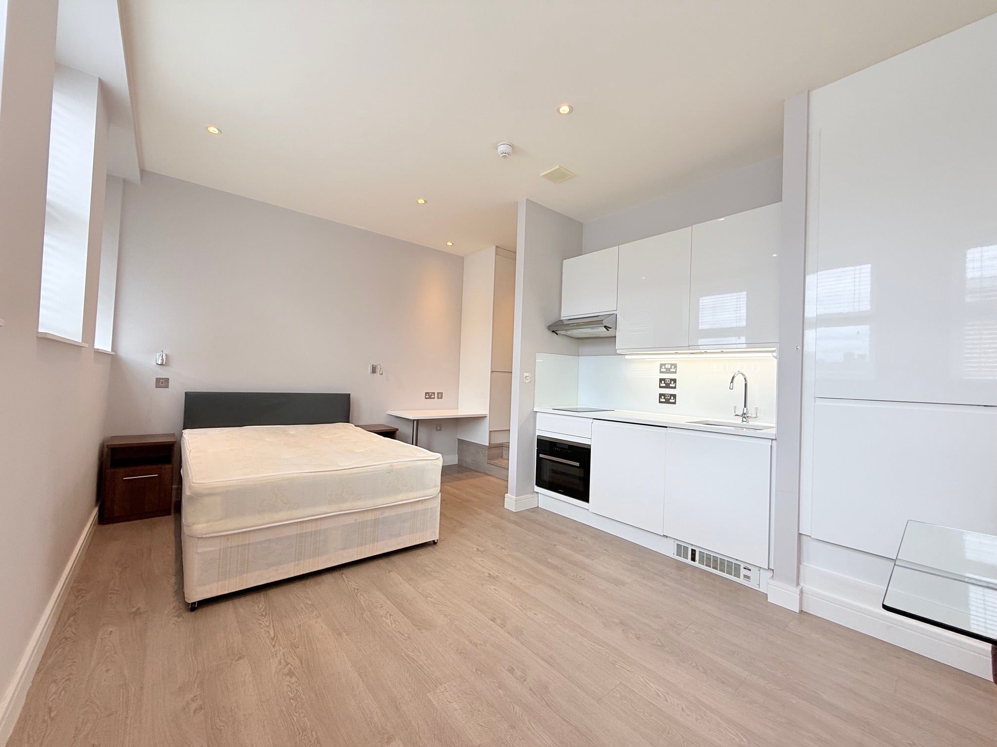 Flat Belle Vue Road in Greater London