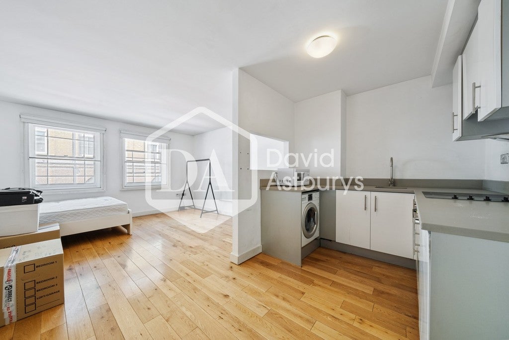 Flat York Way in Greater London