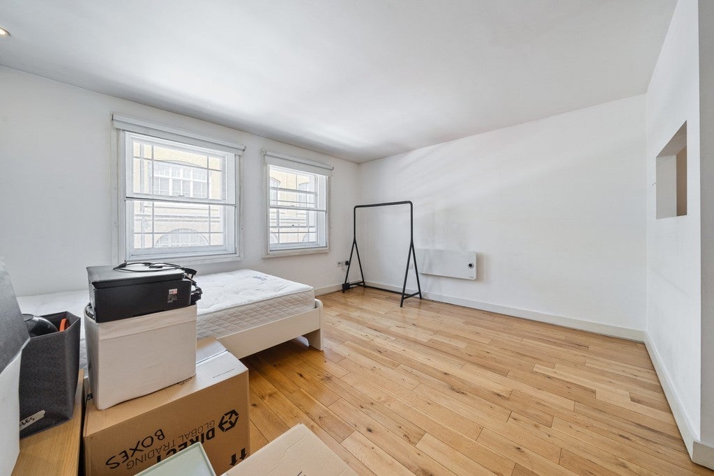 Flat York Way in Greater London