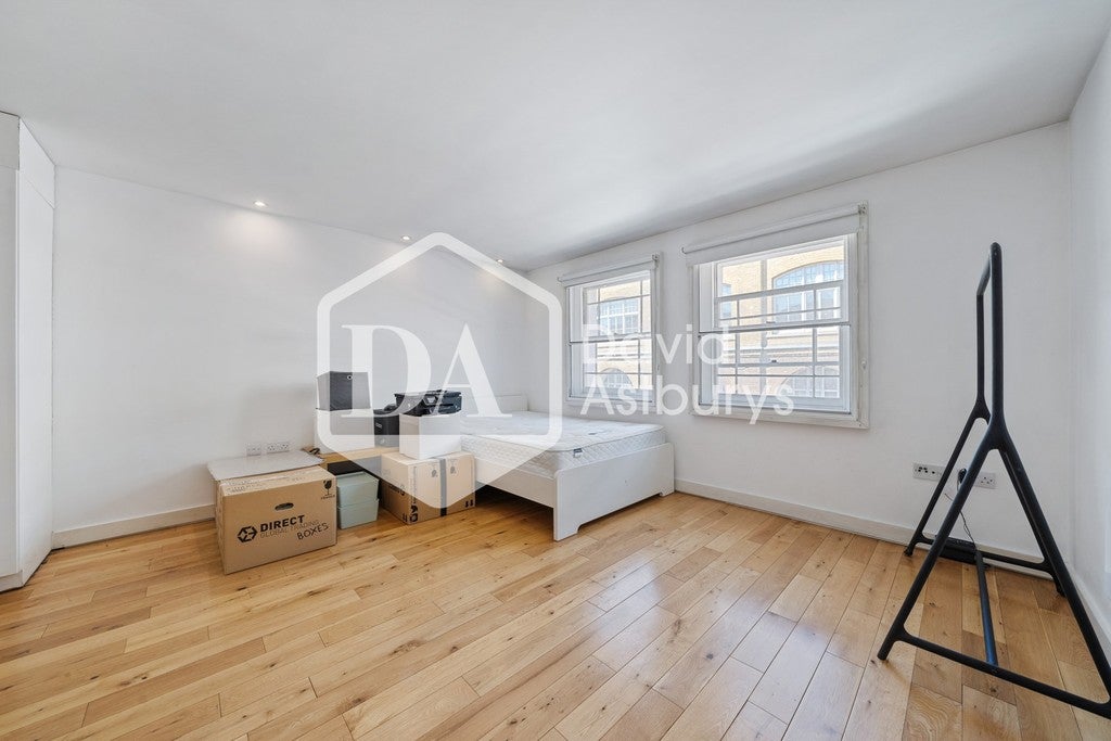 Flat York Way in Greater London