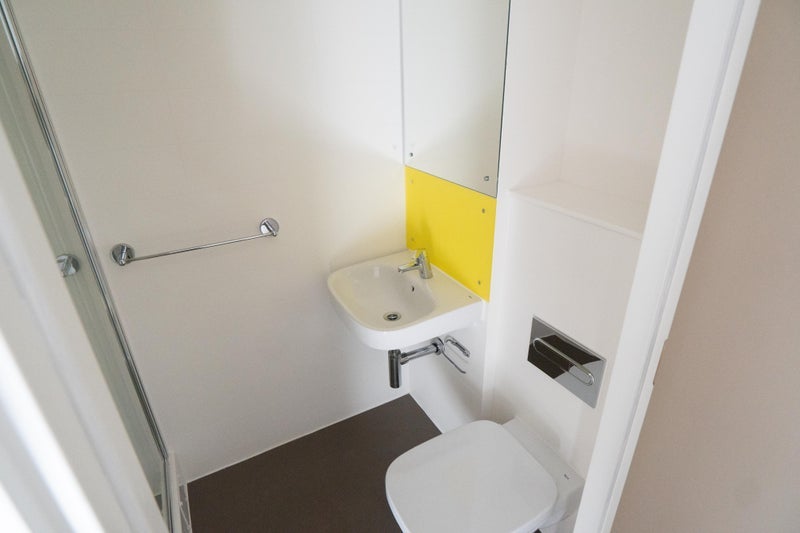 Room Silverthorne Lane in Bristol