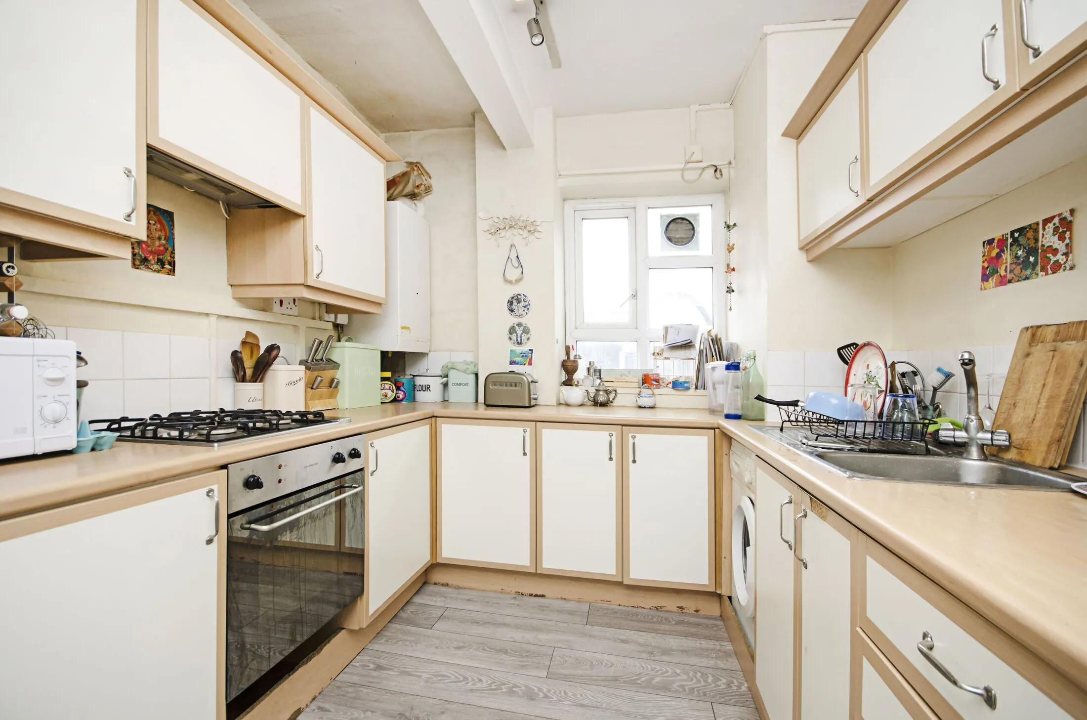 Flat Jackman Street in Greater London
