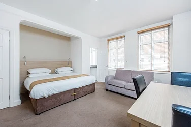 Flat Tavistock Square in Greater London