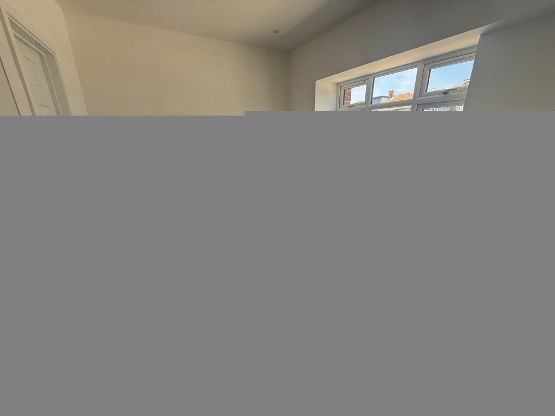 Flat Holmbush Way in Adur
