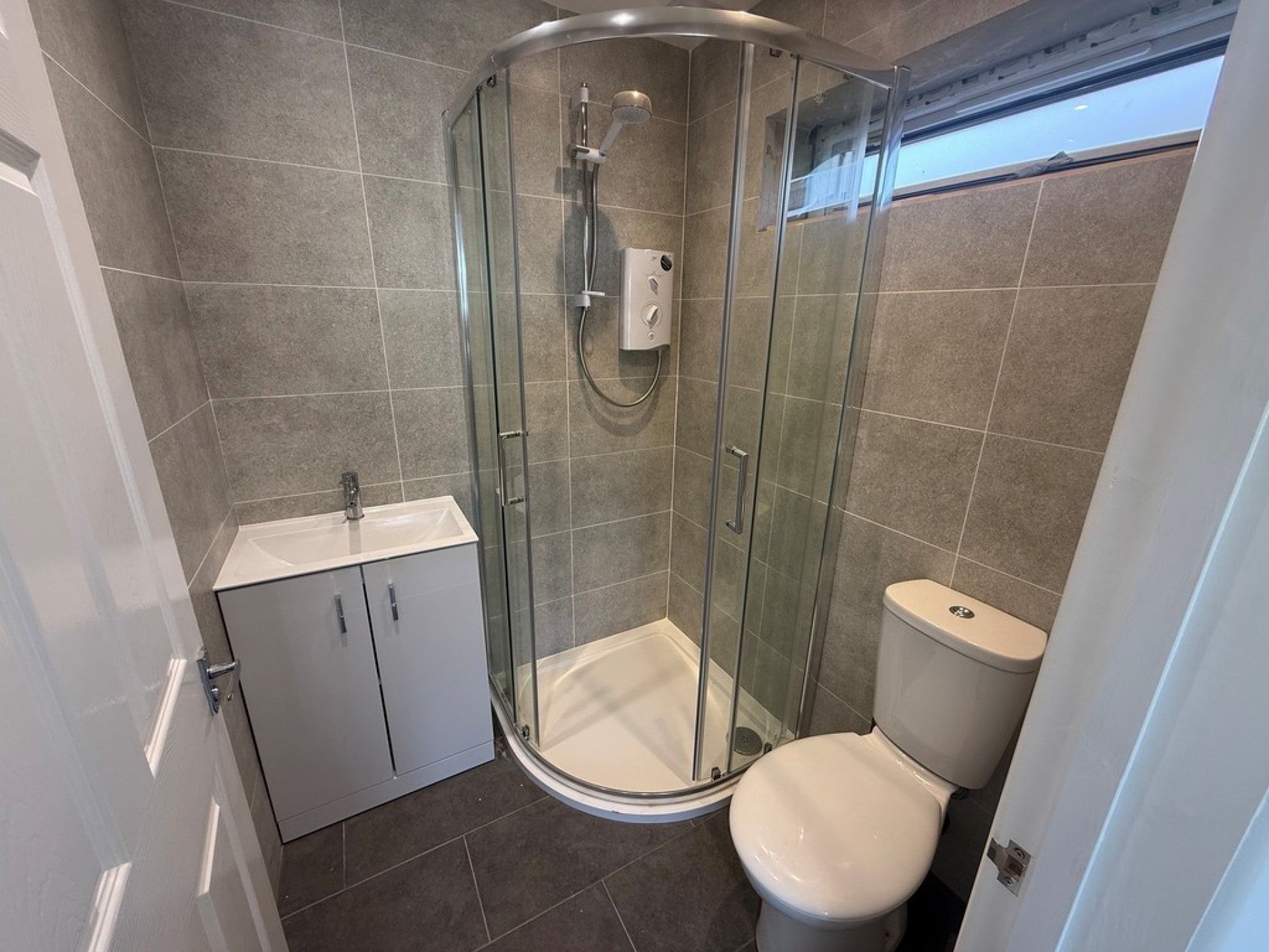 Flat Holmbush Way in Adur