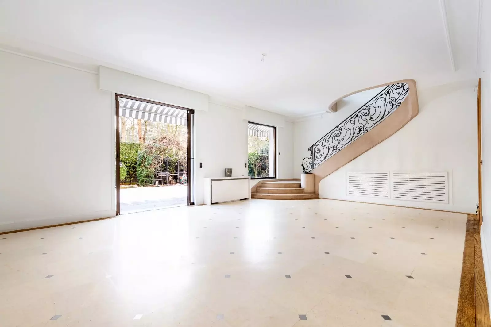 Flat Boulevard Maillot in Neuilly-sur-Seine
