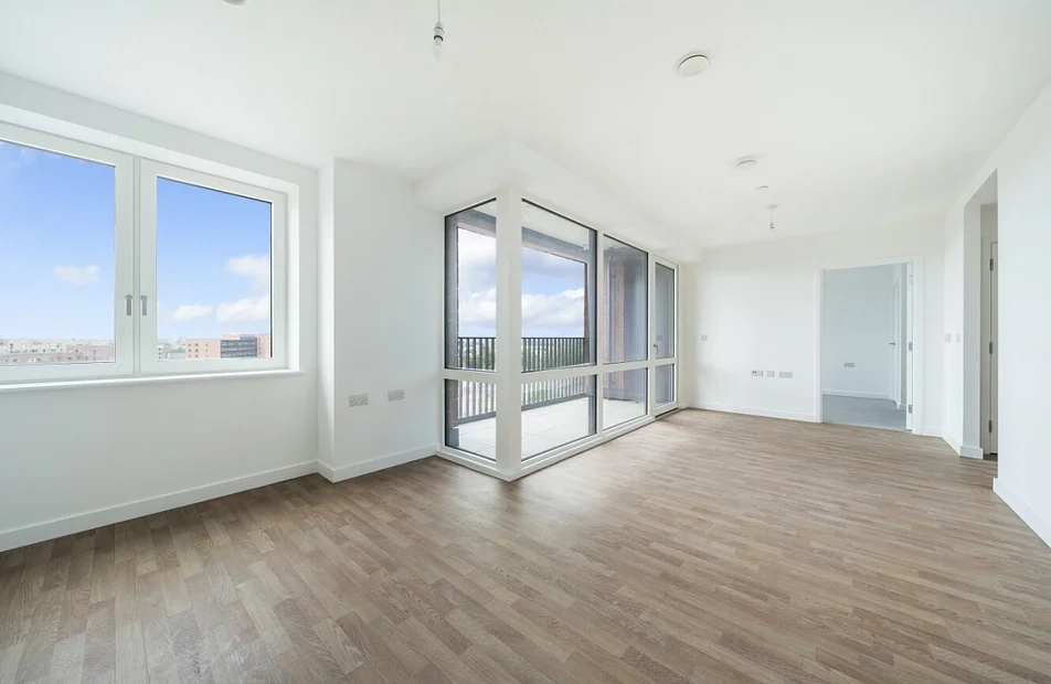 Flat Gascoigne Road in Greater London