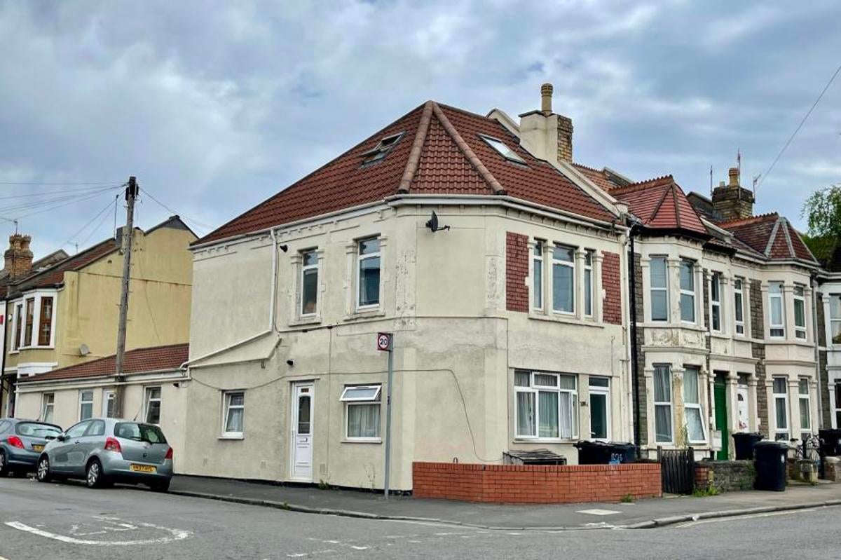 Flat Sir Johns Lane in Bristol