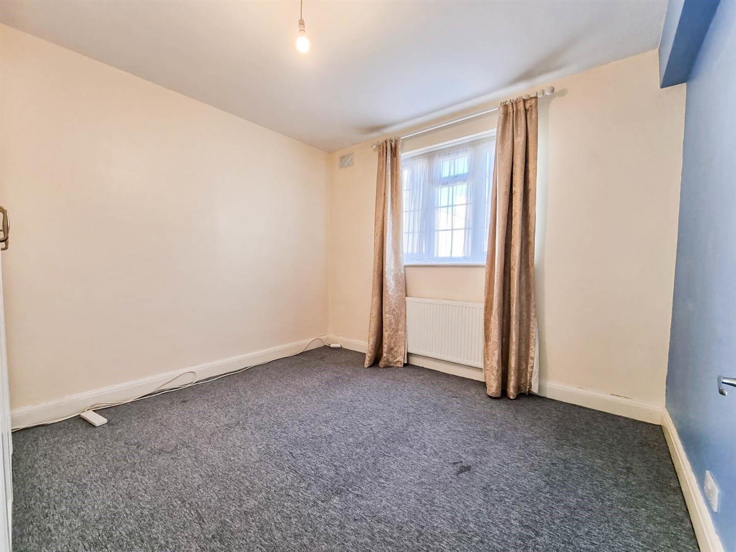 Flat London Road in Greater London