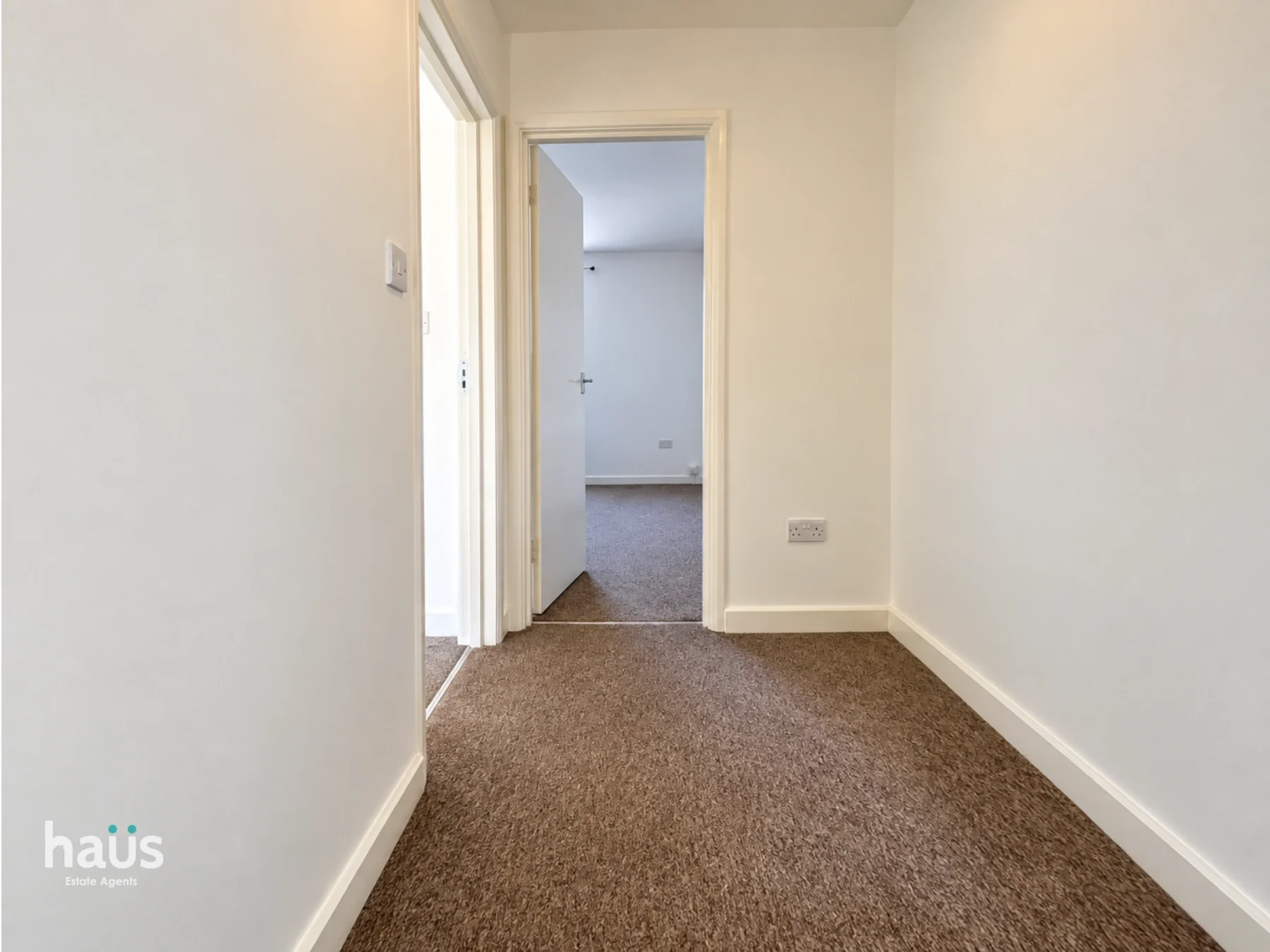 Flat Bellegrove Road in Greater London