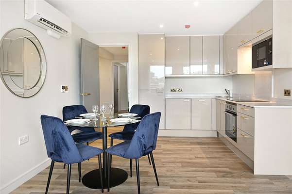 Flat Brompton Road in Greater London