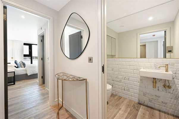 Flat Brompton Road in Greater London