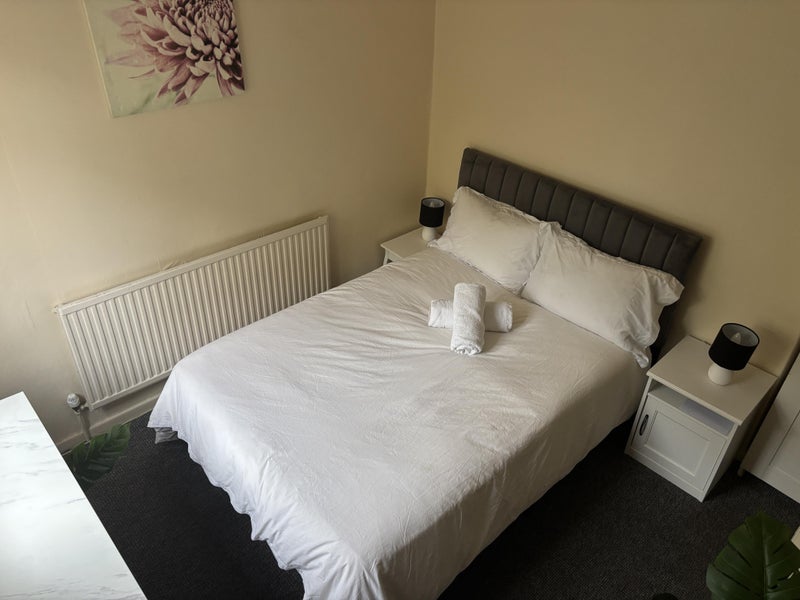 Room Bygrove Street in Greater London