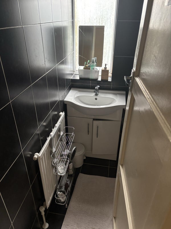 Room Bygrove Street in Greater London