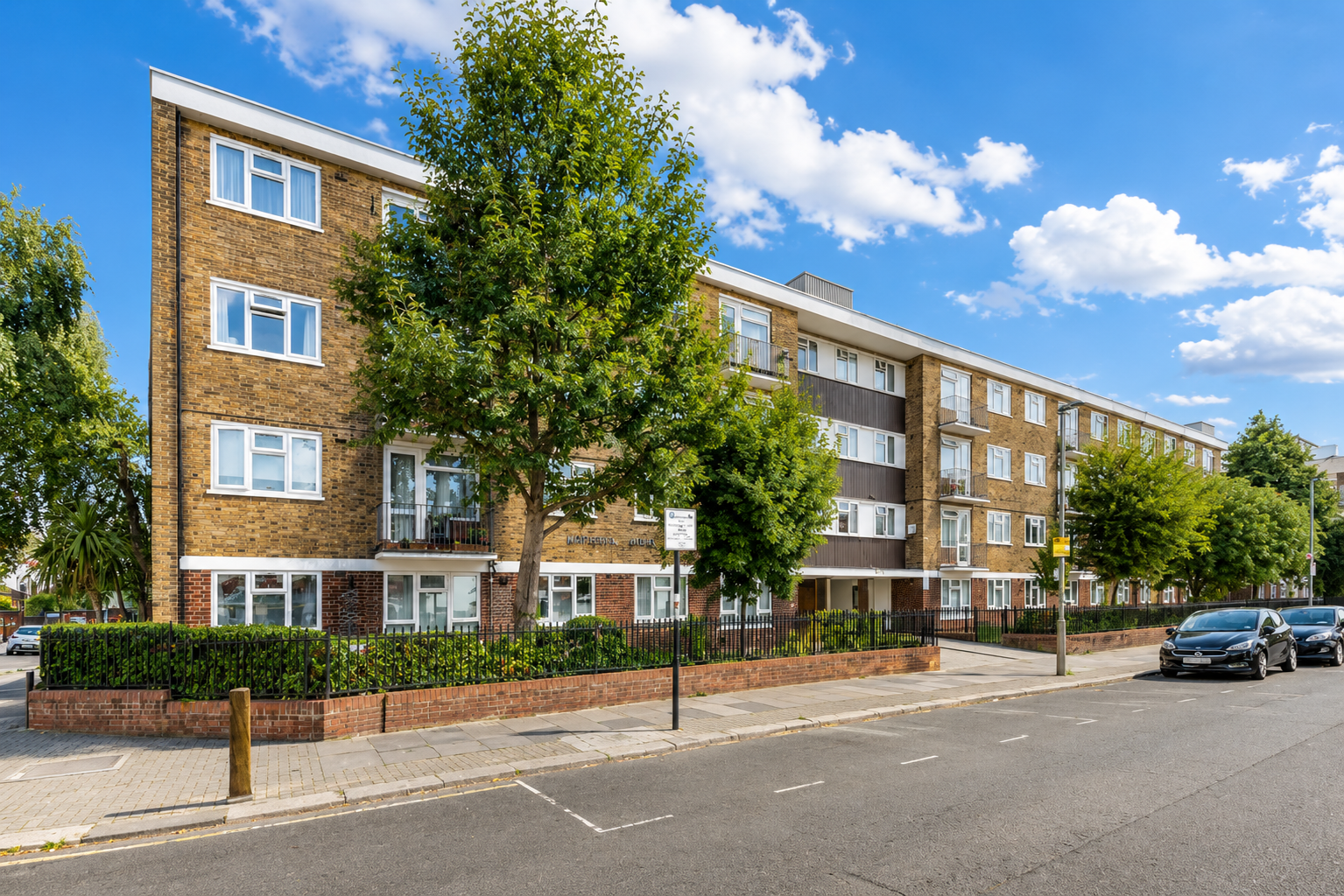 Flat Battersea High Street in Greater London