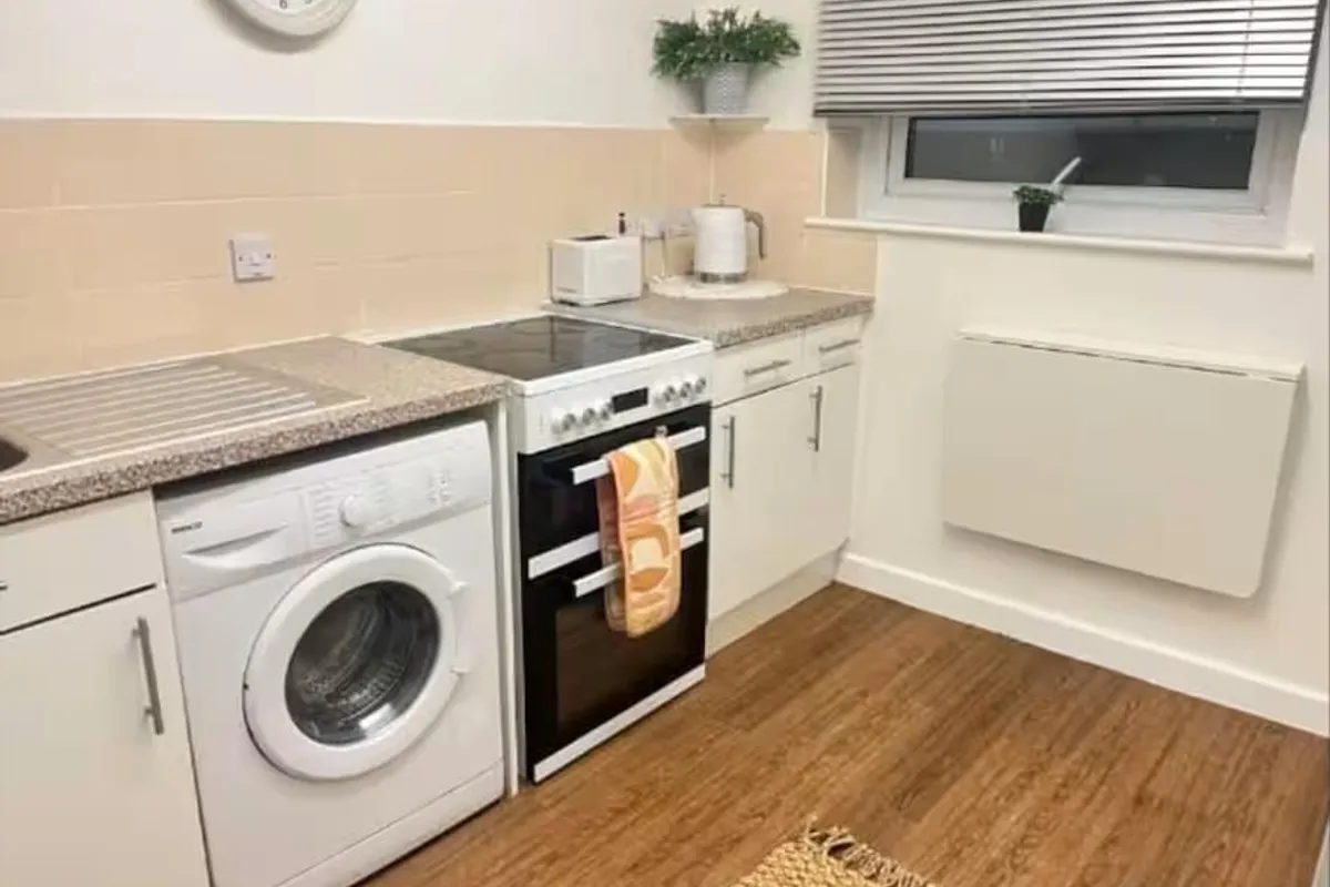 Flat Oatland Court in Leeds