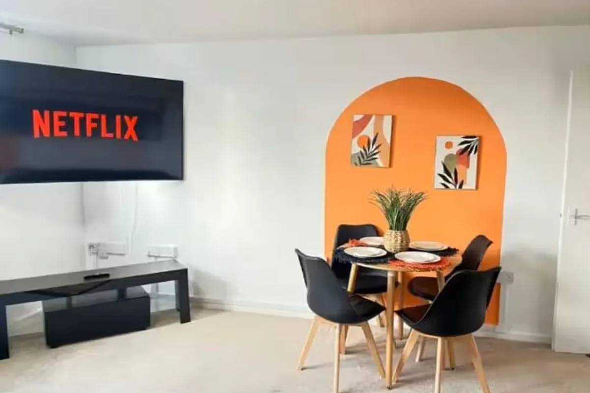 Flat Oatland Court in Leeds