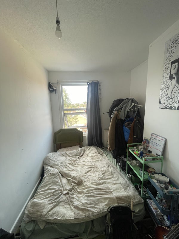 Room Orchard Road in Bristol