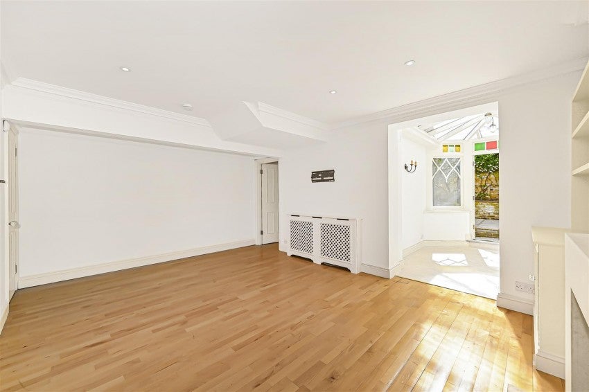 Flat Moorhouse Road in City of Westminster