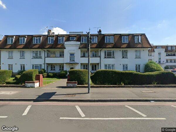Flat Grosvenor Court in Greater London