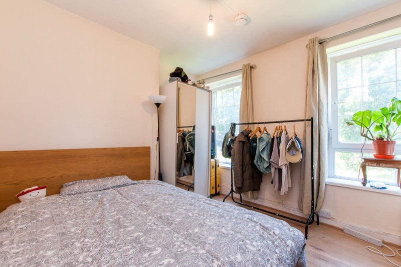 Flat Tabard Street in Greater London