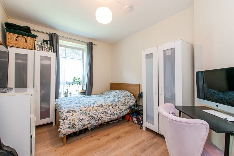 Flat Tabard Street in Greater London
