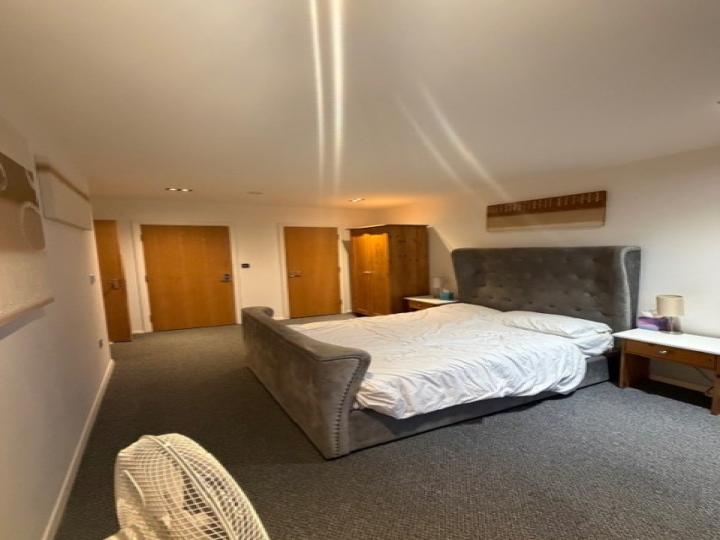 Flat Limeharbour in Greater London